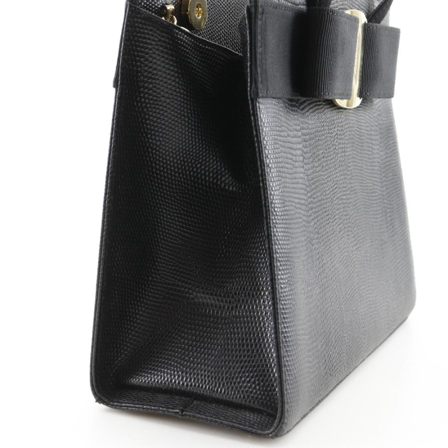 Salvatore Ferragamo サルヴァトーレフェラガモ ヴァラリボン