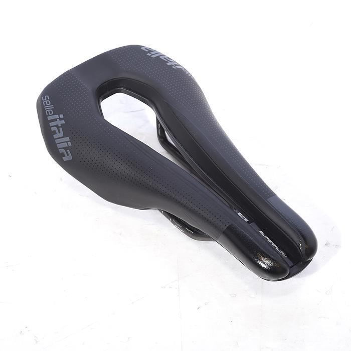 【ほぼ新品】Selle Italia IRON サドル ブラック/ホワイト ほぼ新品】Selle Italia IRON サドル ブラック/ホワイト
