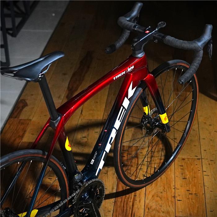 送料無料TREK ロードバイク DOMANE SHIMANO 16速DB1223