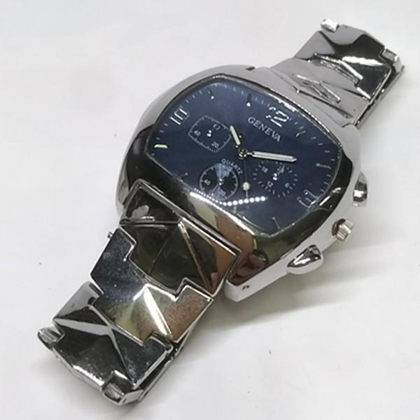35%OFF】 GENEVA セレブウォッチ シルバーカラー ブラック クオーツ 