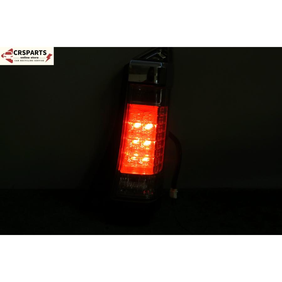 即決】☆送料込☆ N-BOX カスタム DBA-JF1 純正 LED テール ランプ