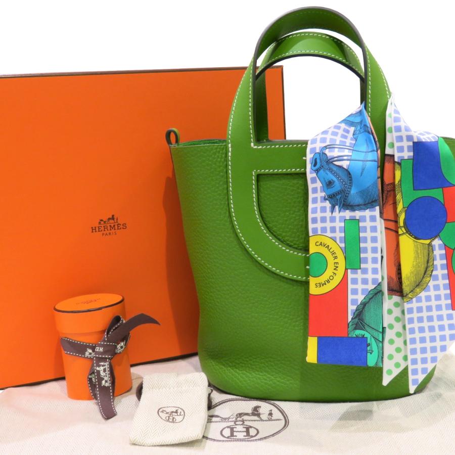鮮やかカラーで気分も華やか☆【HERMES）インザループ 18 バッグ