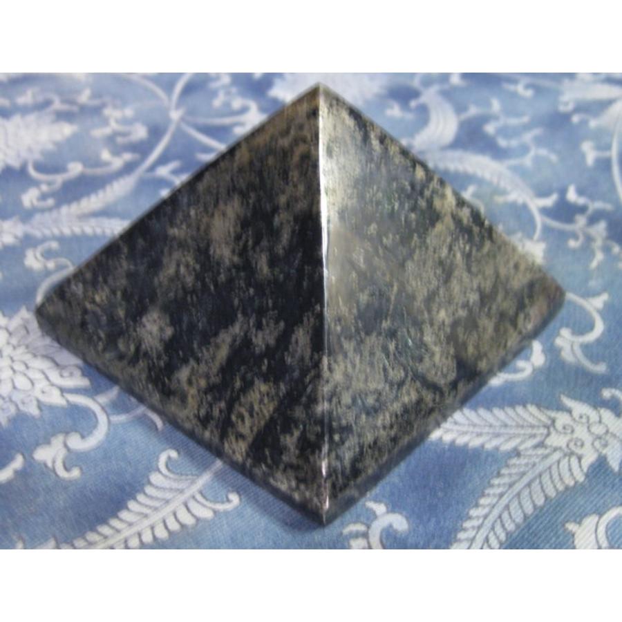 隕鉄(鉄隕石)ピラミッド型 隕鉄(鉄隕石)ピラミッド型 【公式通販】