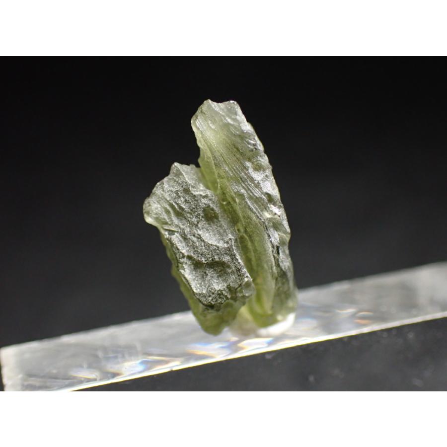 チェコ共和国産 モルダバイト/Moldavite 原石 A-MIN015 :A-MIN015:鉱物 
