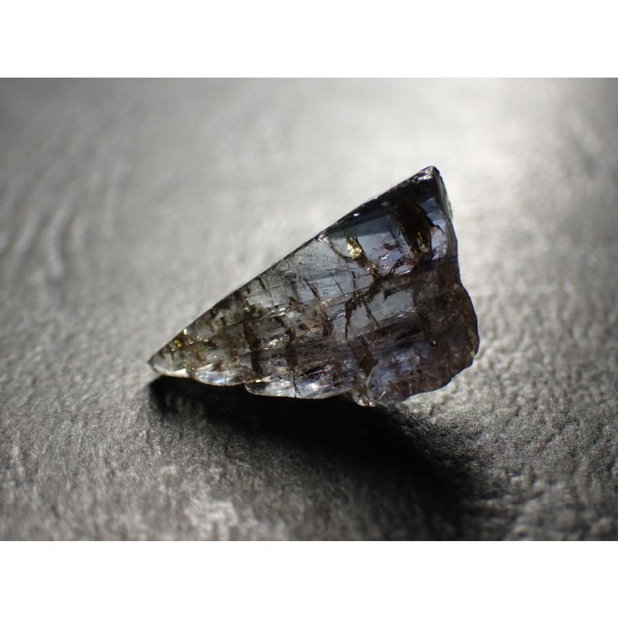 タンザニア産 タンザナイト/Tanzanite(非加熱) 原石 A-TZN015