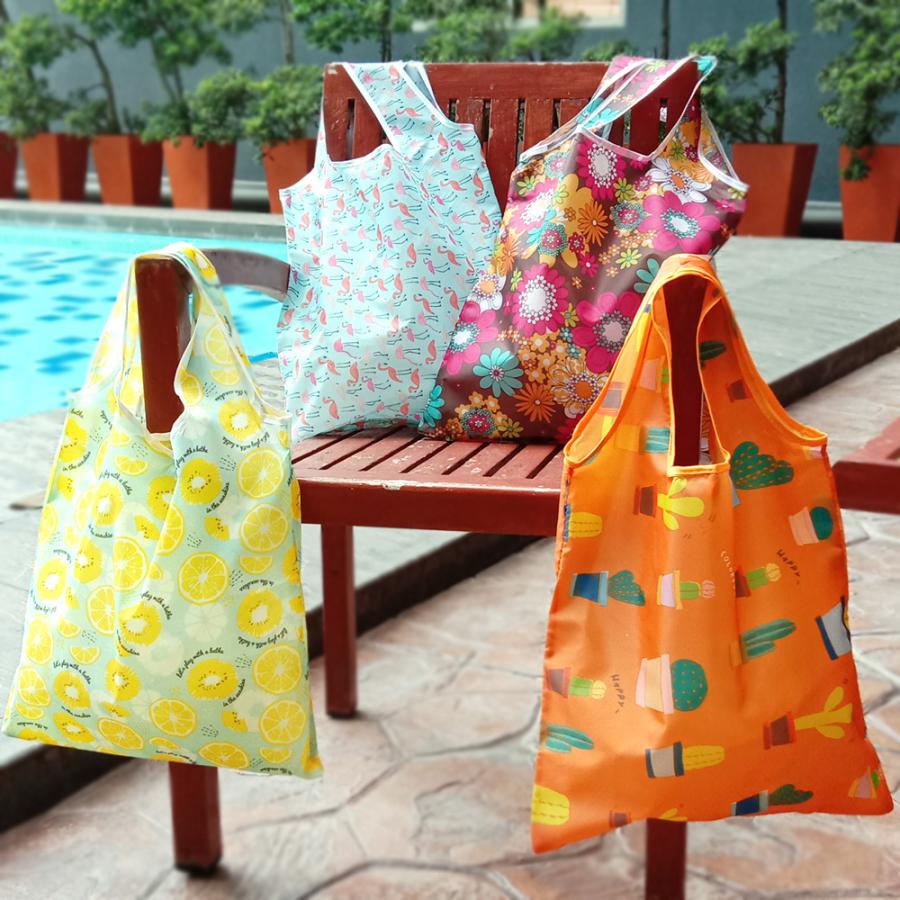 折畳み超軽量エコバッグ 色柄おまかせアソート 退職 お礼 プチギフト お返し ラッピング無料 洗える コンビニ 転勤 異動 職場 ギフト |  | 14