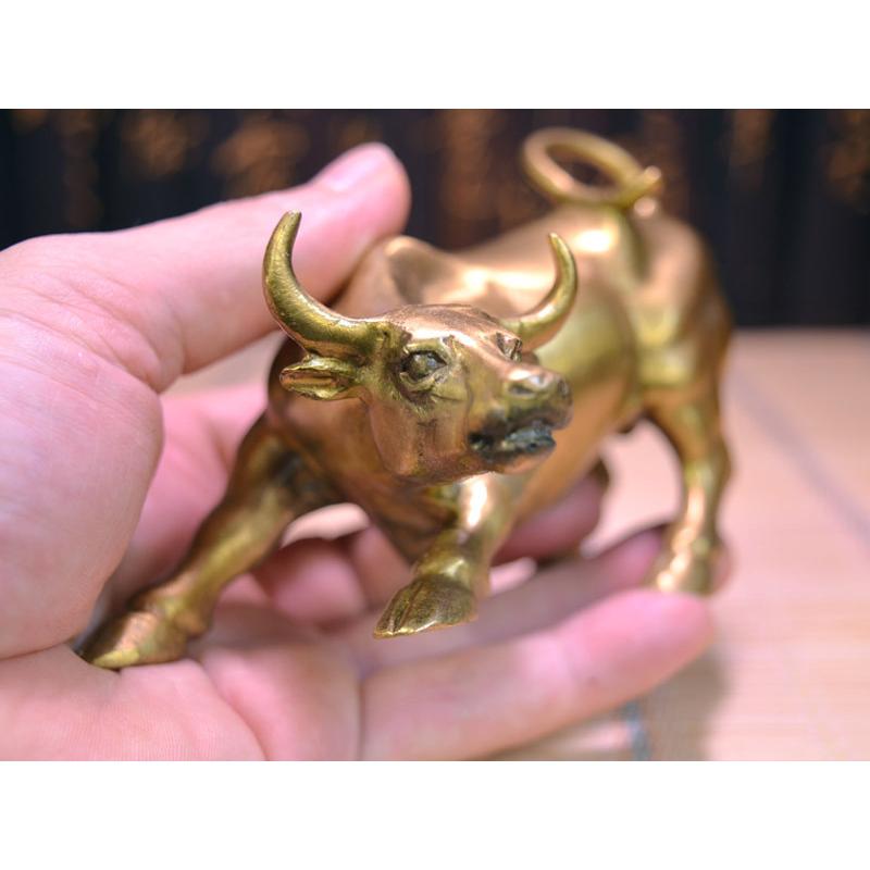 牛の置物 銅製金牛の置物(牛気冲天) 風水グッズ : 中国貿易 牛の置物 銅製金牛の置物(牛気冲天) 風水グッズ : 中国貿易