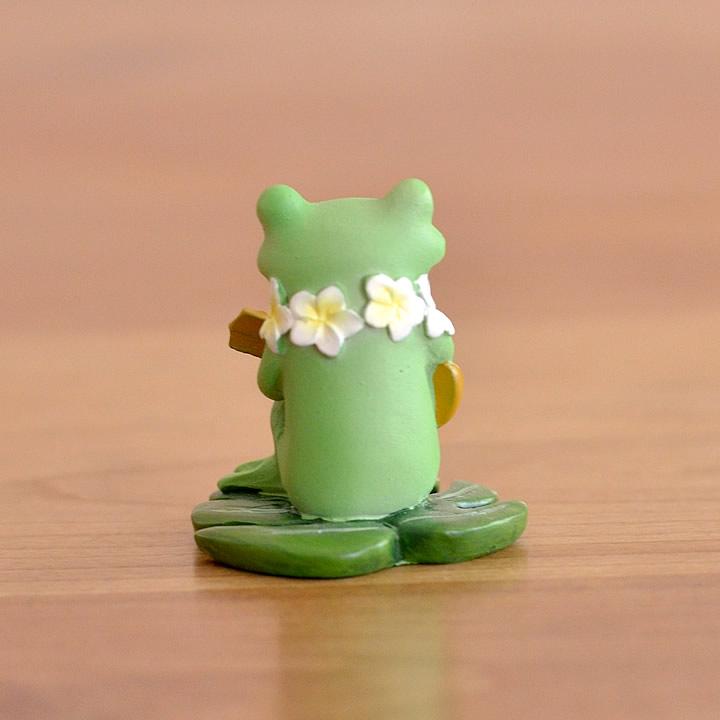 カエルの置物 プルメリアとウクレレ Copeau コポー カエル カエルの置物 プルメリアとウクレレ Copeau コポー カエル