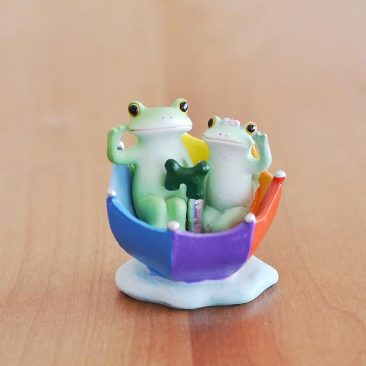 カエル 置物 レインボー 傘 からヤッホー Copeau コポー カエル グッズ 玄関 かえる 傘 梅雨 6月 飾り マスコット フィギュア 雑貨 癒し ギフト クッチーナ F6364 キッチン雑貨 インテリア Cucina 通販 Yahoo ショッピング