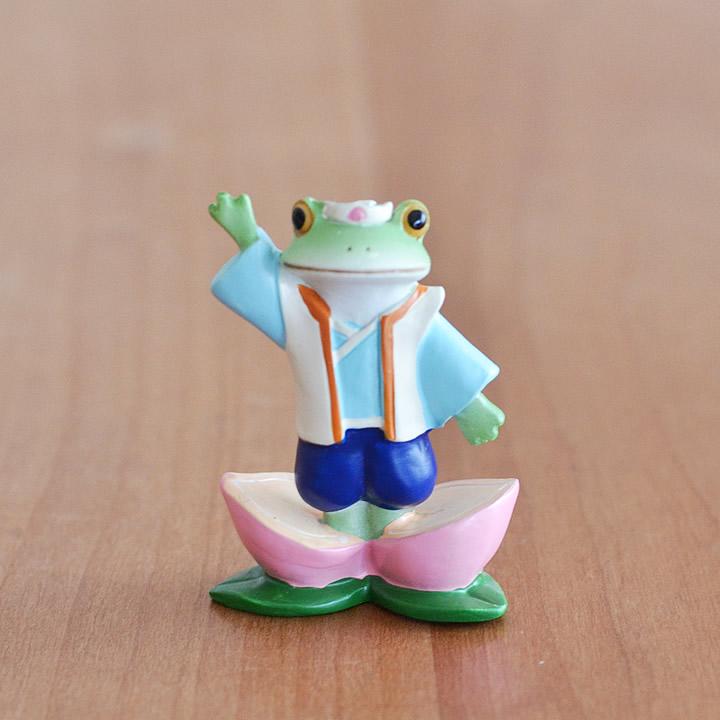 10%OFFクーポン対象 カエルの置物 カエル 置物 桃タロウ 誕生