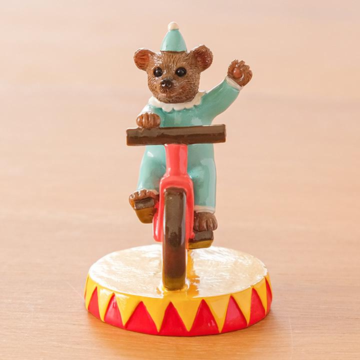 カエルの置物 コポー カエル サーカス 自転車であいさつするクマ カエルの置物 コポー カエル サーカス 自転車であいさつするクマ