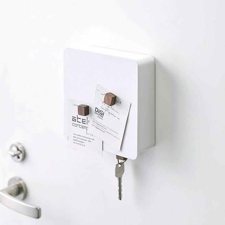 キーフック 壁掛け おしゃれ マグネット キーフック 2段 Tower タワー 玄関収納 キーフック マグネット 鍵 収納 鍵入れ かぎ フック 印鑑 山崎実業 クッチーナ C2974 2746 キッチン雑貨 インテリア Cucina 通販 Yahoo ショッピング