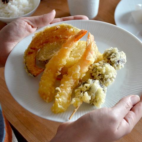 在庫限り お皿 おしゃれ 彫付 丸皿 八寸 クッチーナ 北欧 和食器 食器