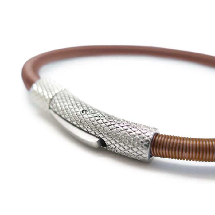 ブランド アクセサリー TATEOSSIAN タテオシアン セタ エッチド クリック ブレスレット（ステンレス＆ブラウンナイロン）（Mサイズ）メンズの画像