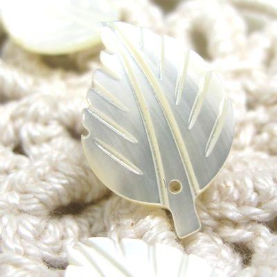 高瀬貝を使用した手作り 貝 パーツ リーフB 3個入り バレンタイン 爆買 | 