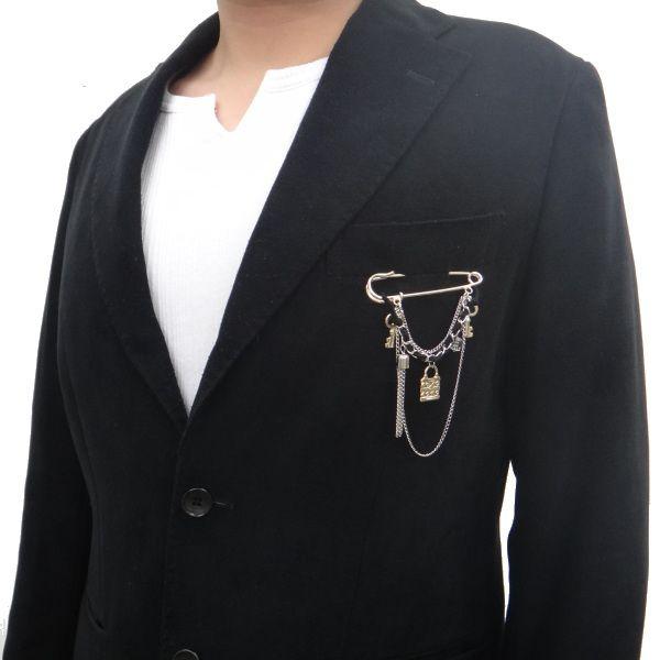 ラペルピン ブラックリボンと鍵モチーフの安全ピンブローチ メンズ