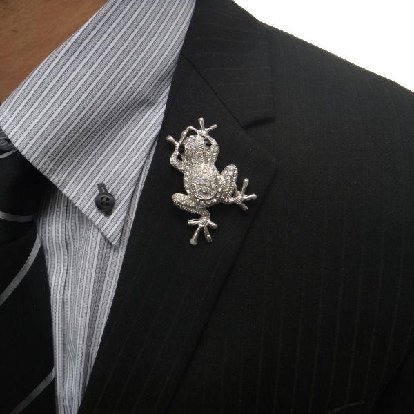 ラペルピン カエルがぴょこんと飛び乗りブローチ メンズ スーツ プレゼント カフスマニア Pbc14 カフス タイピン カフスマニア 通販 Yahoo ショッピング
