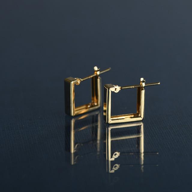 ゴールド 18金 18k 四角 スクエア フープ フープピアス 小さめ ゴールド 18金 18k 四角 スクエア フープ フープピアス 小さめ