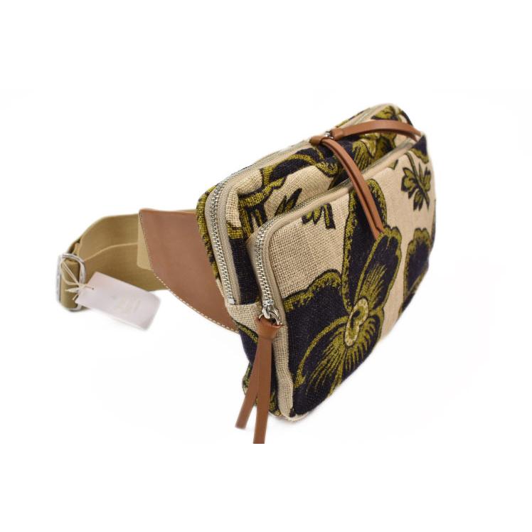 Vivienne Westwood（ヴィヴィアンウエストウッド） ボディバッグ