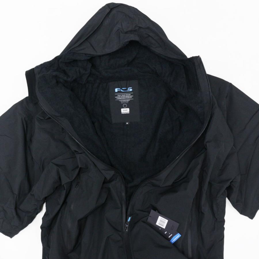 FCS Shelter All Weather Poncho Black エフシーエス オールウエザー ポンチョ 便利グッズ 防寒 サーフトリップ サーフィン パイル生地 大きいサイズ ブランケッ | FCS | 01