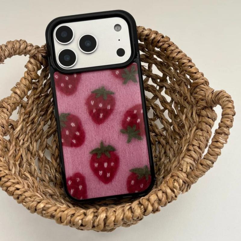 ニット風 イチゴ 光沢 可愛い キュート 韓国風 iPhoneケース
