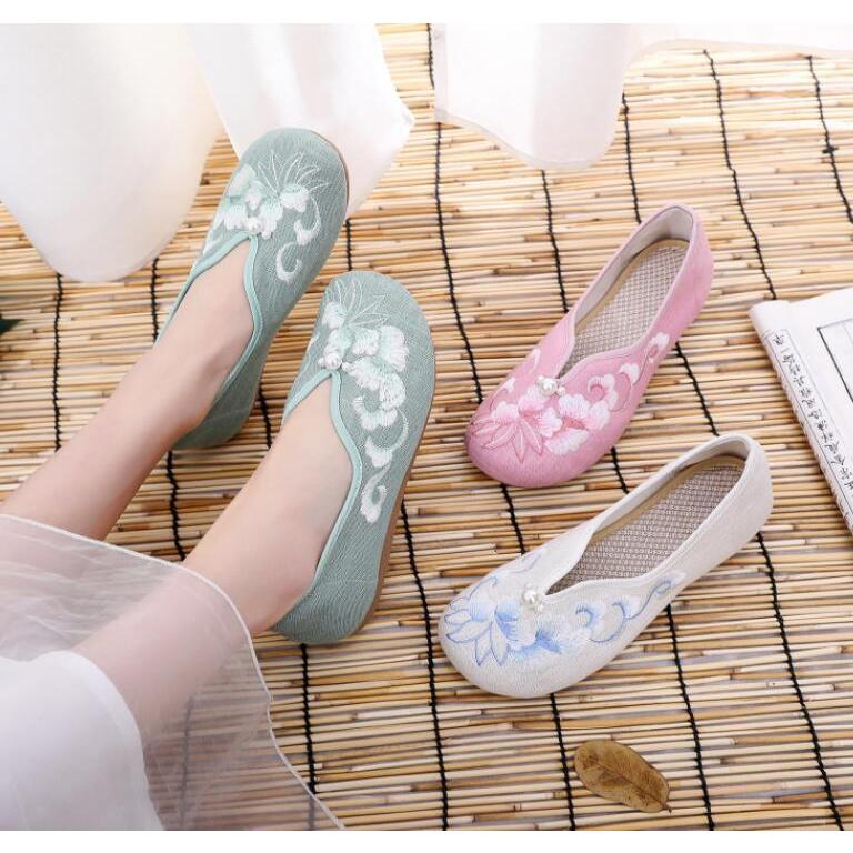 チープ レディースパンプス ローファー フラットシューズ 中華布靴 コスプレスニーカー 婦人靴 春秋チャイナ風 刺繍カジュアル 母の日 プレゼント 二枚送料無料