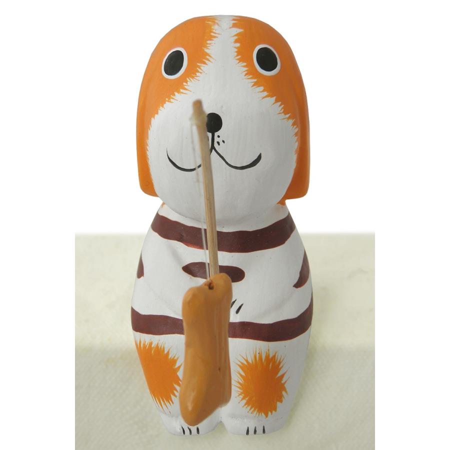 犬 置物 木彫りお座り 釣り犬 幸運を釣り上げる 縁起物(当選祈願 合格