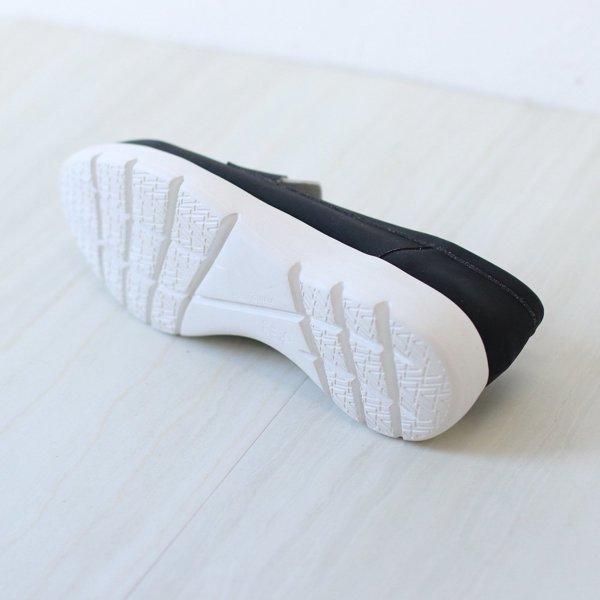 newmo(ニューモ) クラリーノ ストレッチ 厚底ローファー : newmo