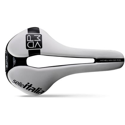 海外限定 8800円以上条件付き送料無料 セライタリア SELLE ITALIA