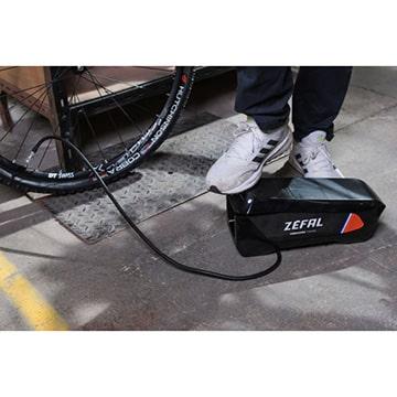 特セール)ゼファール(ZEFAL) TUBELESS TANK チューブレスタイヤ用 圧縮