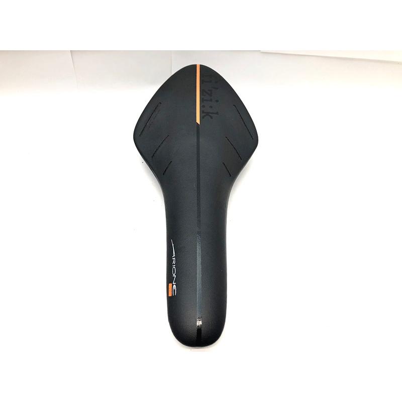 ト*ト様 Fizik Arione 00 カーボンブレードレール採用サドル ト*ト様 Fizik Arione 00 カーボンブレードレール採用サドル ト