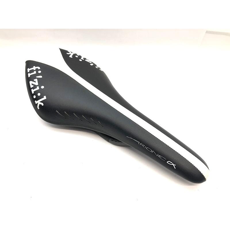 美品 フィジーク Fizik アリオネCX ARIONE CX サドル カーボン 美品 フィジーク Fizik アリオネCX ARIONE CX サドル カーボン