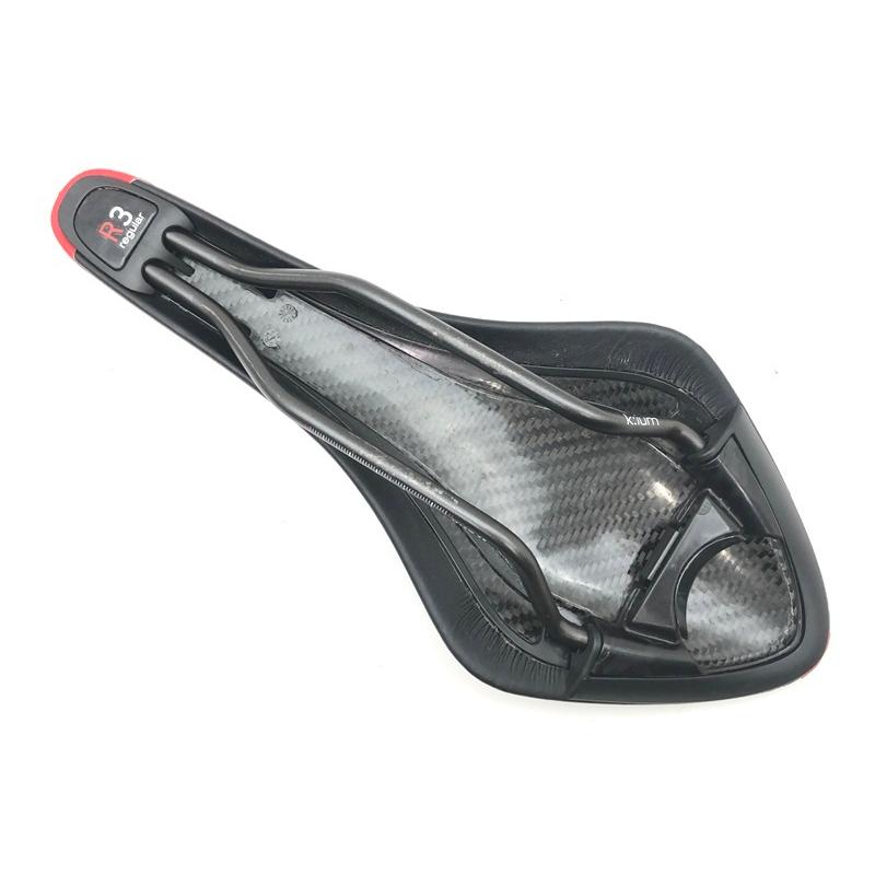 フィジーク FIZIK アリオネ ARIONE R3 サドル ブラック レッド フィジーク FIZIK アリオネ ARIONE R3 サドル ブラック レッド