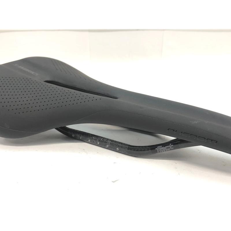 エスワークス S-WORKS フェノムカーボンサドル PHENOM CARBON エスワークス S-WORKS フェノムカーボンサドル PHENOM CARBON