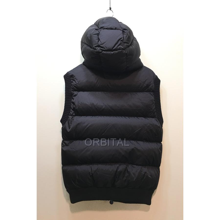 モンクレール　MAGLIONE TRICOT GILET Mサイズ　黒 モンクレールMAGLIONE TRICOT GILET Mサイズ黒