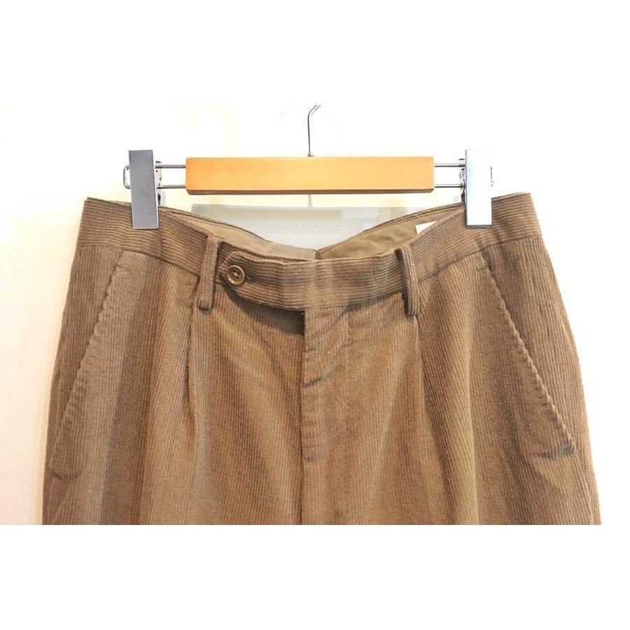 ブランド 二子玉) コモリ COMOLI コーデュロイ1タックパンツ ブランド 二子玉) コモリ COMOLI コーデュロイ1タックパンツ
