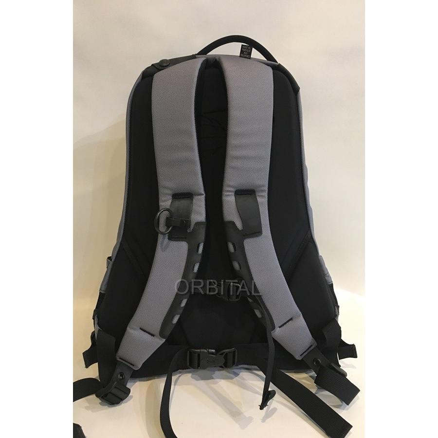 ブランド 二子玉) ARC'TERYX × BEAMS 別注 アークテリクス ブランド 二子玉) ARC'TERYX × BEAMS 別注 アークテリクス