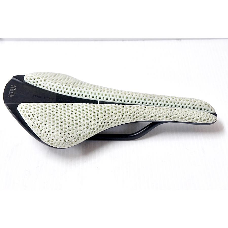 未使用 フィジーク カーボンサドル ADAPTIVE EVO 00 139 MM フィジーク ANTARES VERSUS EVO ADAPTIVE 新世代サドルに