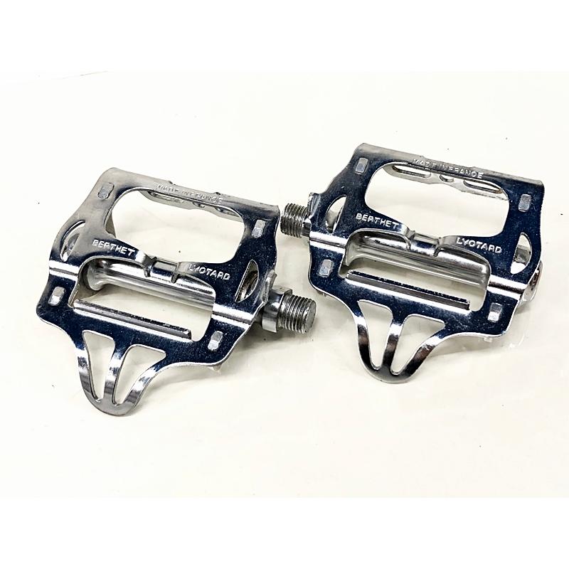 美品 リオタード LYOTARD ベルテ BERTHET フラットペダル : サイクル