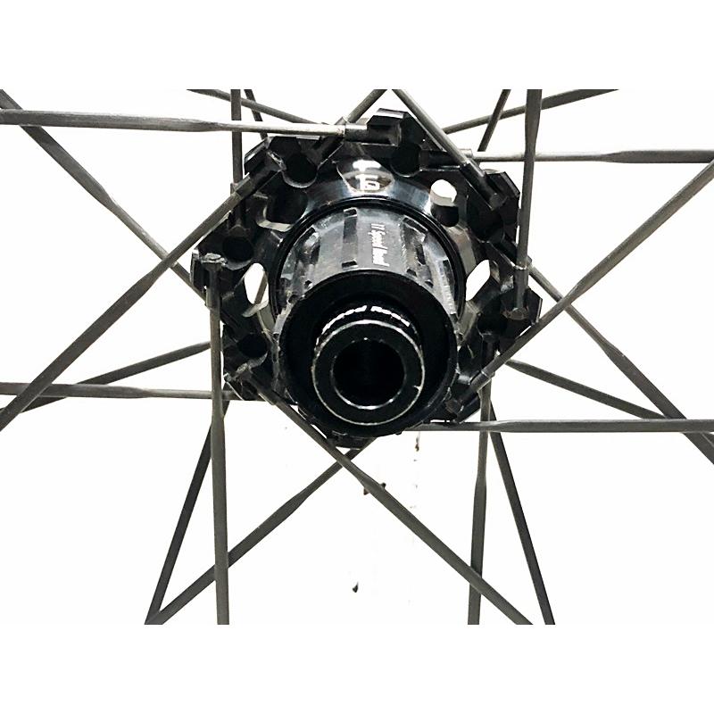 サバ缶CADEX 65 Disc Tubeless cadex-65-disc-tubeless-front-