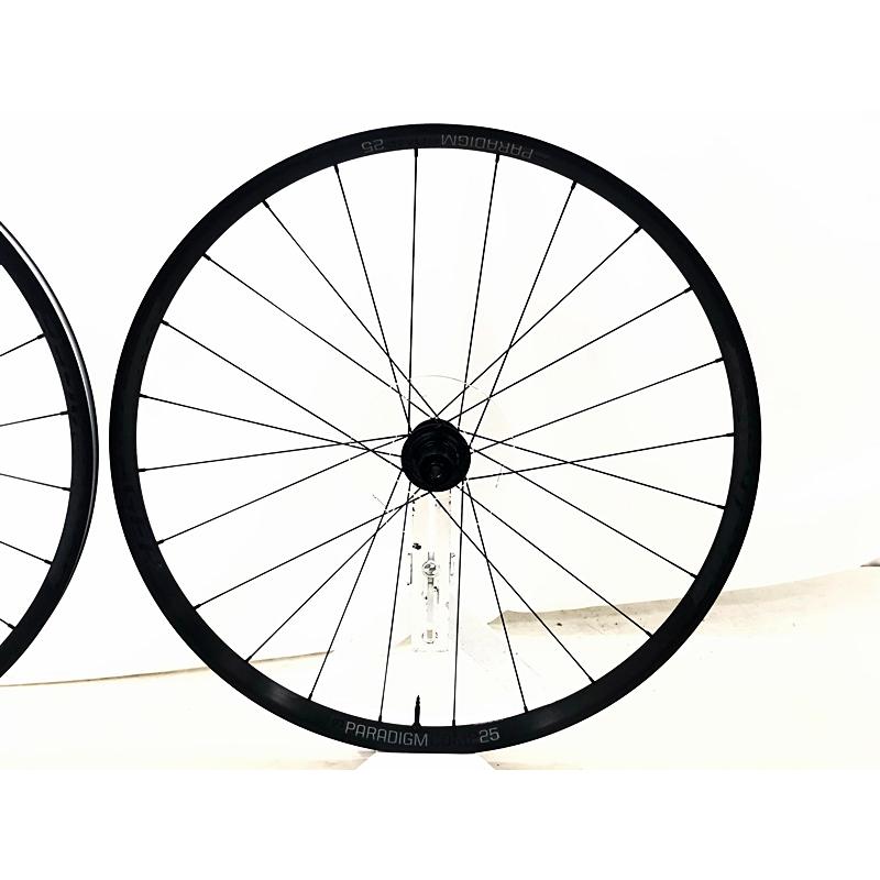 【美品】BONTRAGER PARADIGM COMP DISC 42Cタイヤ付 Bontrager Paradigm Comp TLR Disc Road Wheel Front – The