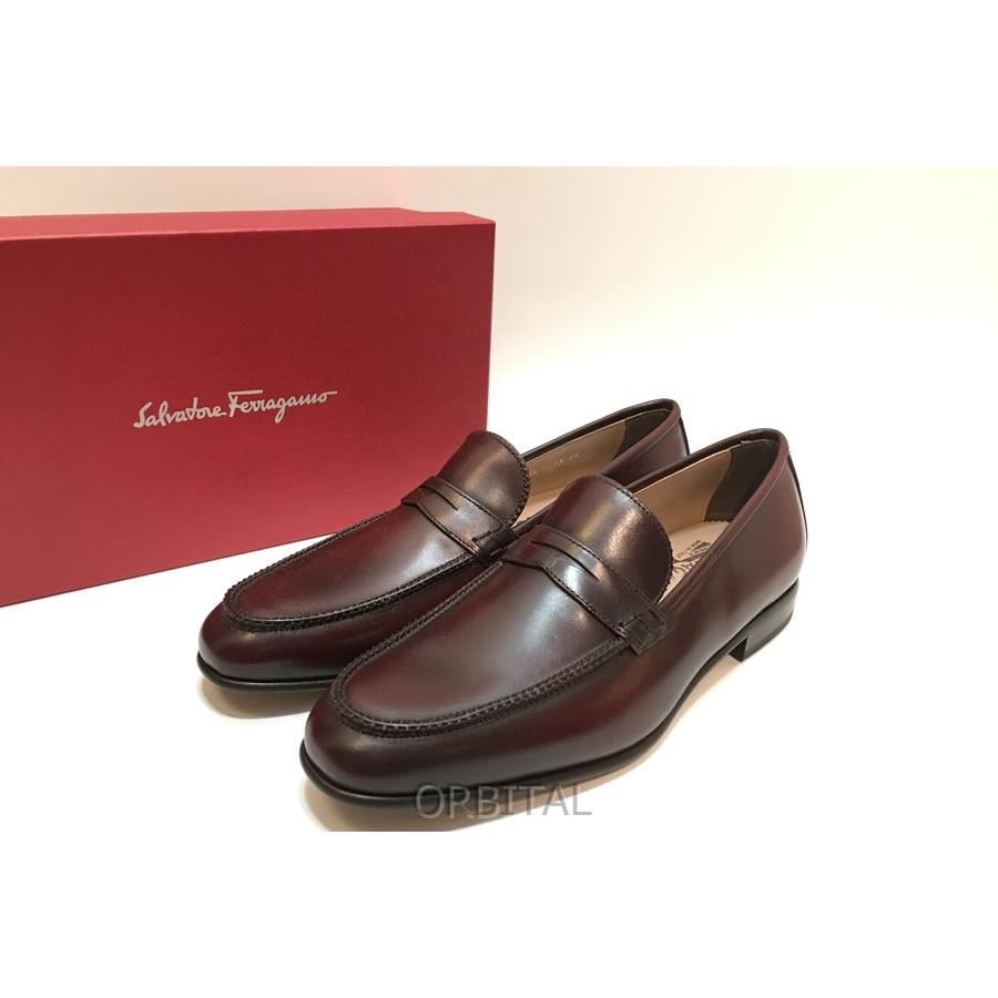 経堂) Salvatore Ferragamo サルヴァトー レフェラガモ Lord カーフ