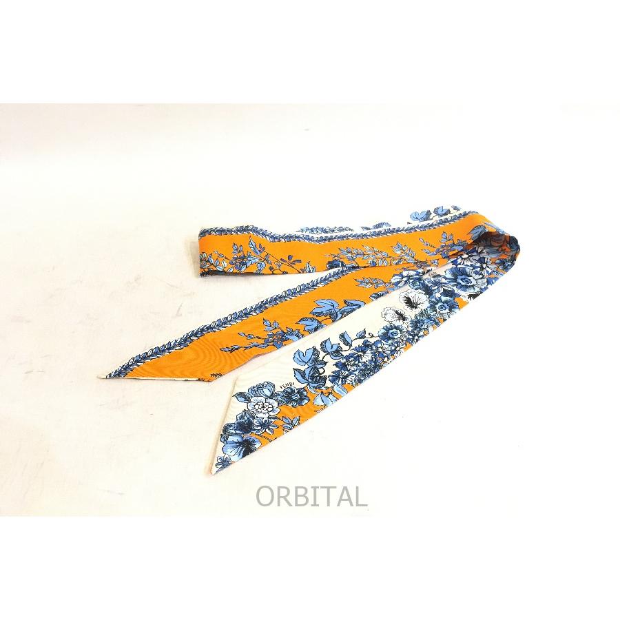 フェンディ　スカーフ　FENDI 花柄　水色　ホワイト　オレンジ系 二子玉)FENDI フェンディ ツイリースカーフ 花柄 フラワー オレンジ