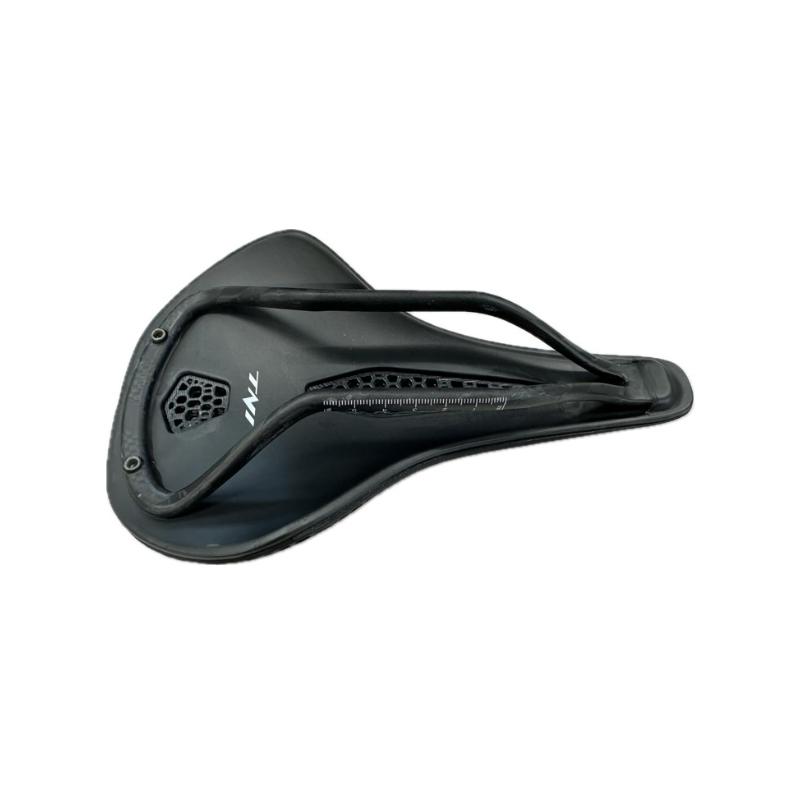 【週末セール中】TNI ティーエヌアイ 3D AeroFlow カーボン サドル TNI ティーエヌアイ 3D AeroFlow カーボンサドル 2 : サイクリック