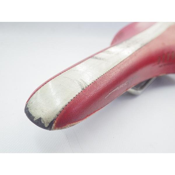 サドル フィジーク ARIONE TITANIOレール レッド/シルバー - 中古