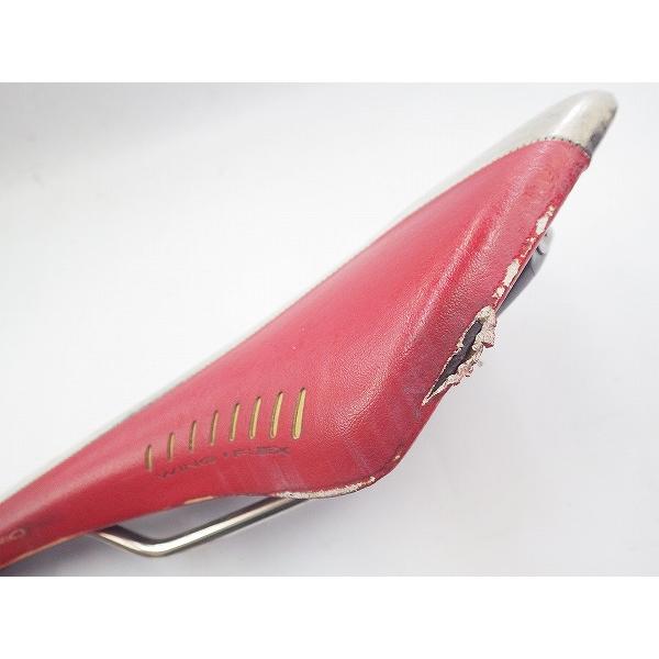 サドル フィジーク ARIONE TITANIOレール レッド/シルバー - 中古