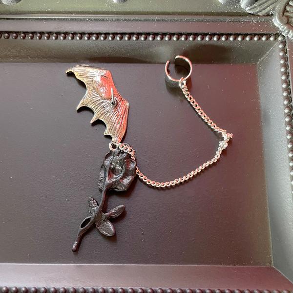 コウモリ 黒薔薇 イヤーカフ ピアス バット 羽 ブラック ローズ