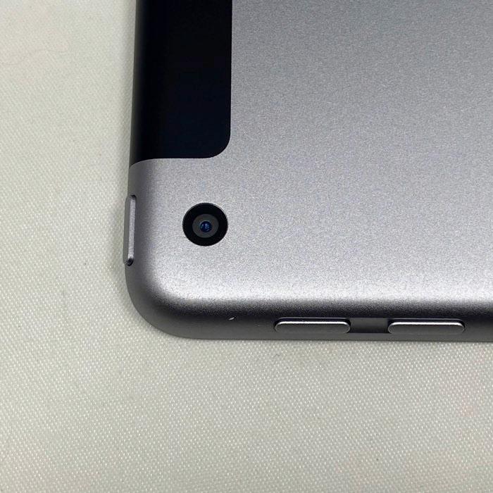 ⭐︎美品⭐︎ iPad 第6世代 32GB SIMフリー AmazonリニューiPad第6世代32GB整備済み特価！今だけ！
