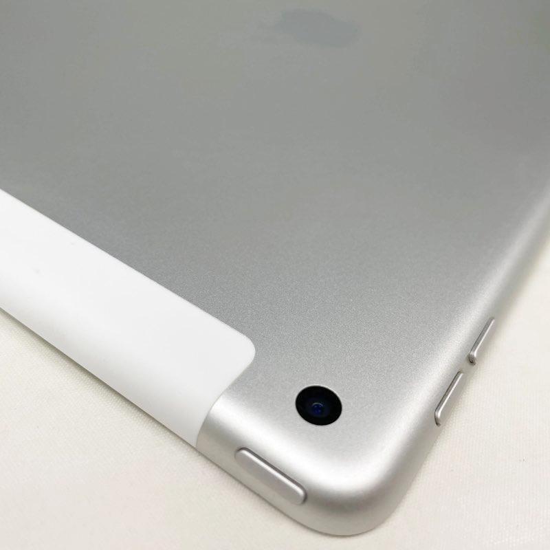 iPad（第8世代） Wi-Fi+Cellular 本体 SIMフリー 32GB 10.2インチ