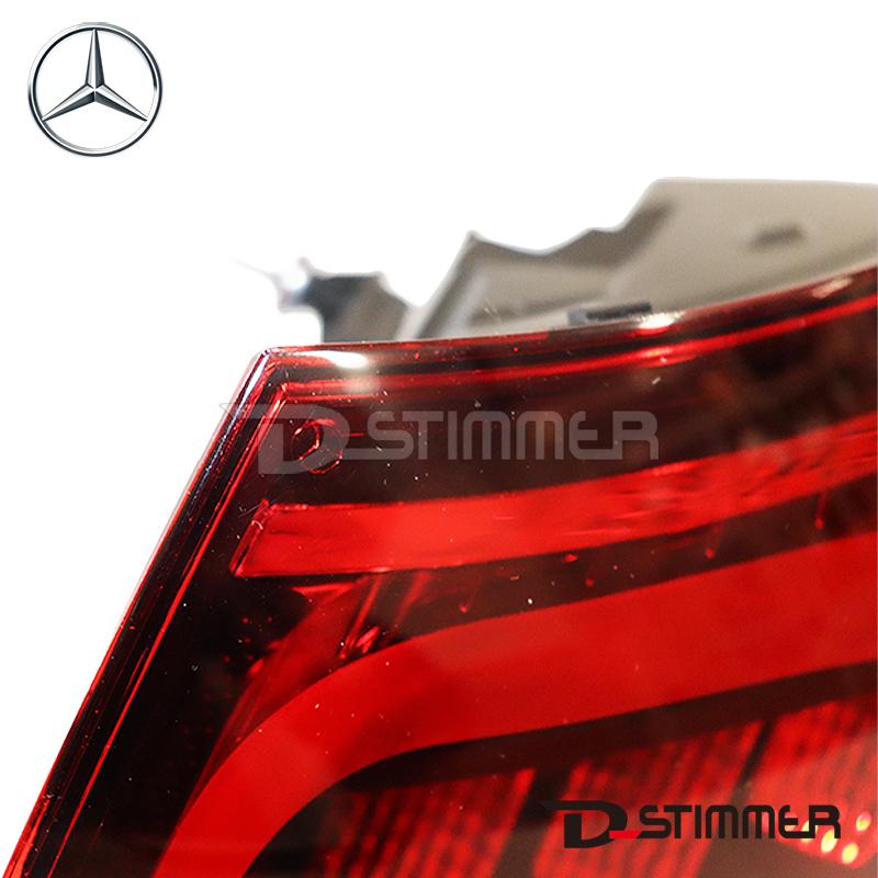 Mercedes-Benz（メルセデス・ベンツ） 純正品 テールランプOUT 右側